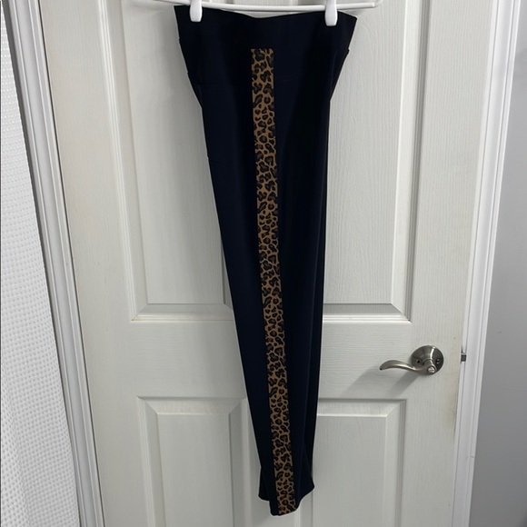 Joseph Ribkoff Black Leggings with Leopard Print Side Stripes Size 4 - Picture 9 of 12